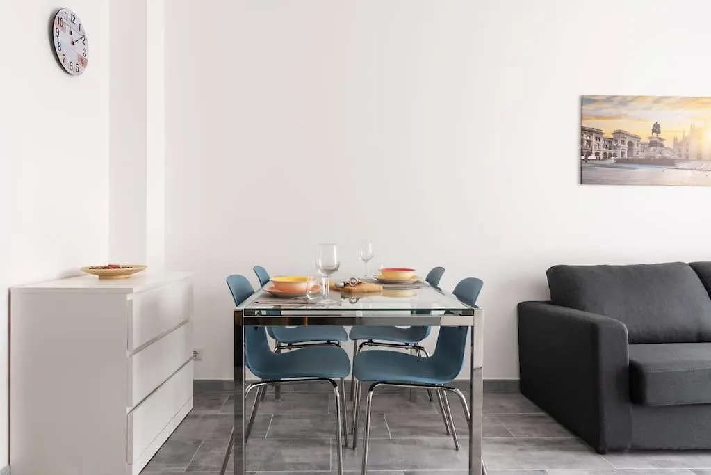 Da Anna E Vanni Ai Navigli Apartment Milan Italy